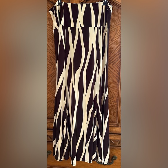 Striking Brown and Cream Maxi Skirt. Stylish and Sophisticated - Picture 1 of 4